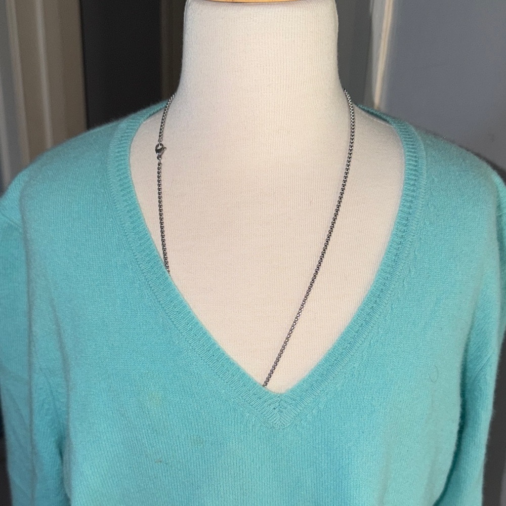 Adrienne Vittadini 100% Cashmere Aqua V-Neck Sweater - Picture 2 of 7
